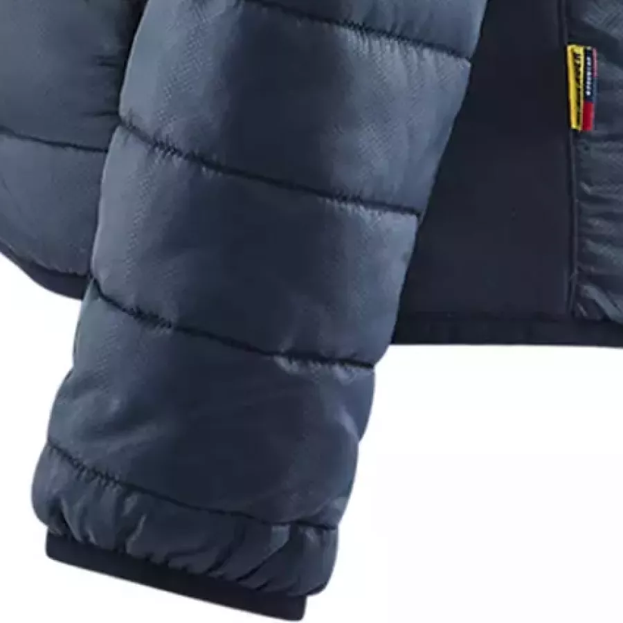 **Elastic Cuffs** gently hug your wrists to keep warmth in and your sleeves right where you want them.