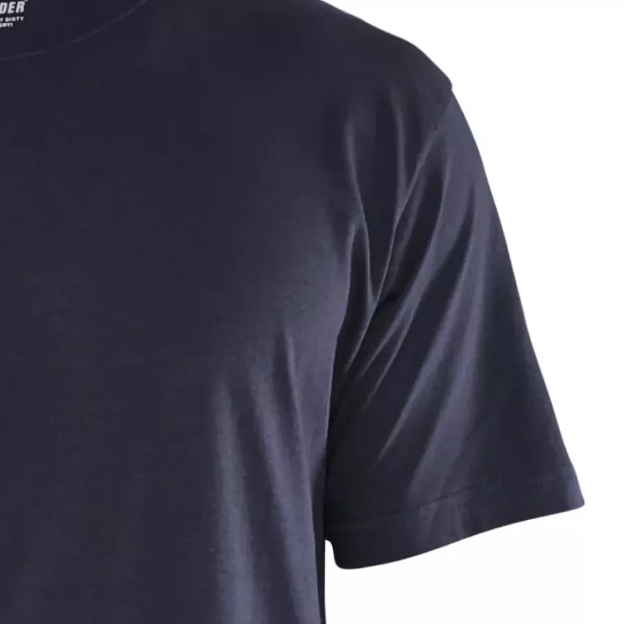 **Short Sleeve** offers easy-moving freedom and a cool, lightweight feel.