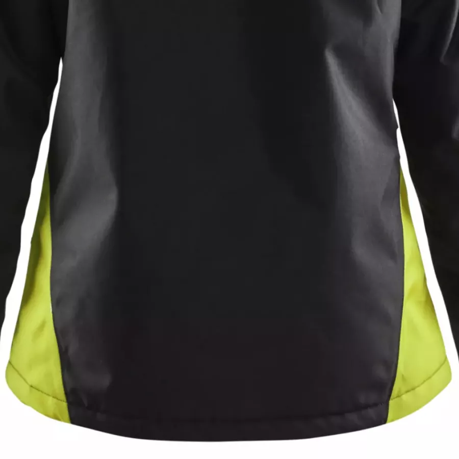 **Extended Back** adds extra warmth and coverage to keep you comfortable on cold days.