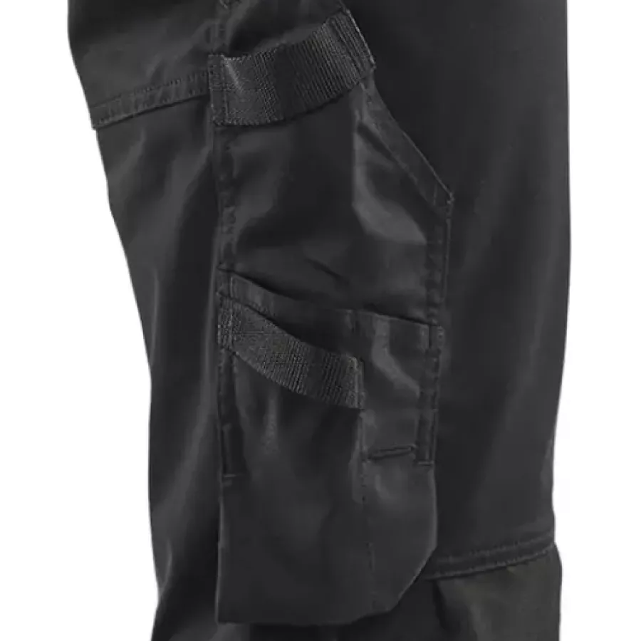 **Knife Holder** keeps your tools secure and within easy reach for faster, safer work.