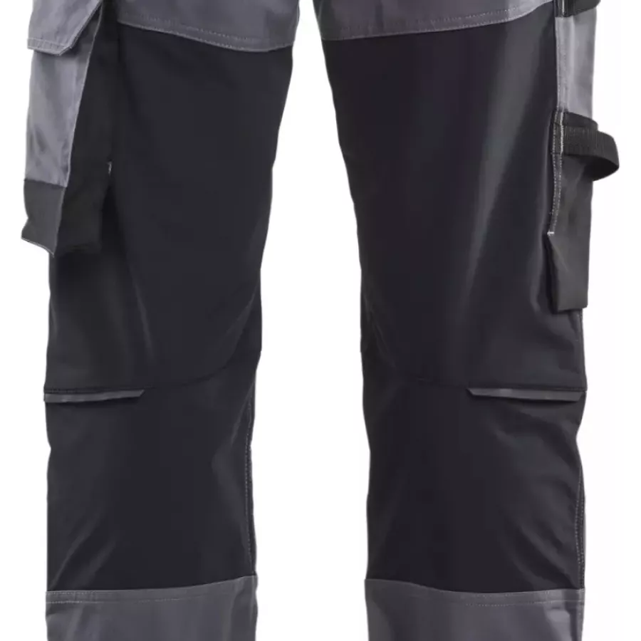 **Stretch Inserts** move with your body to ensure unrestricted comfort during every task.