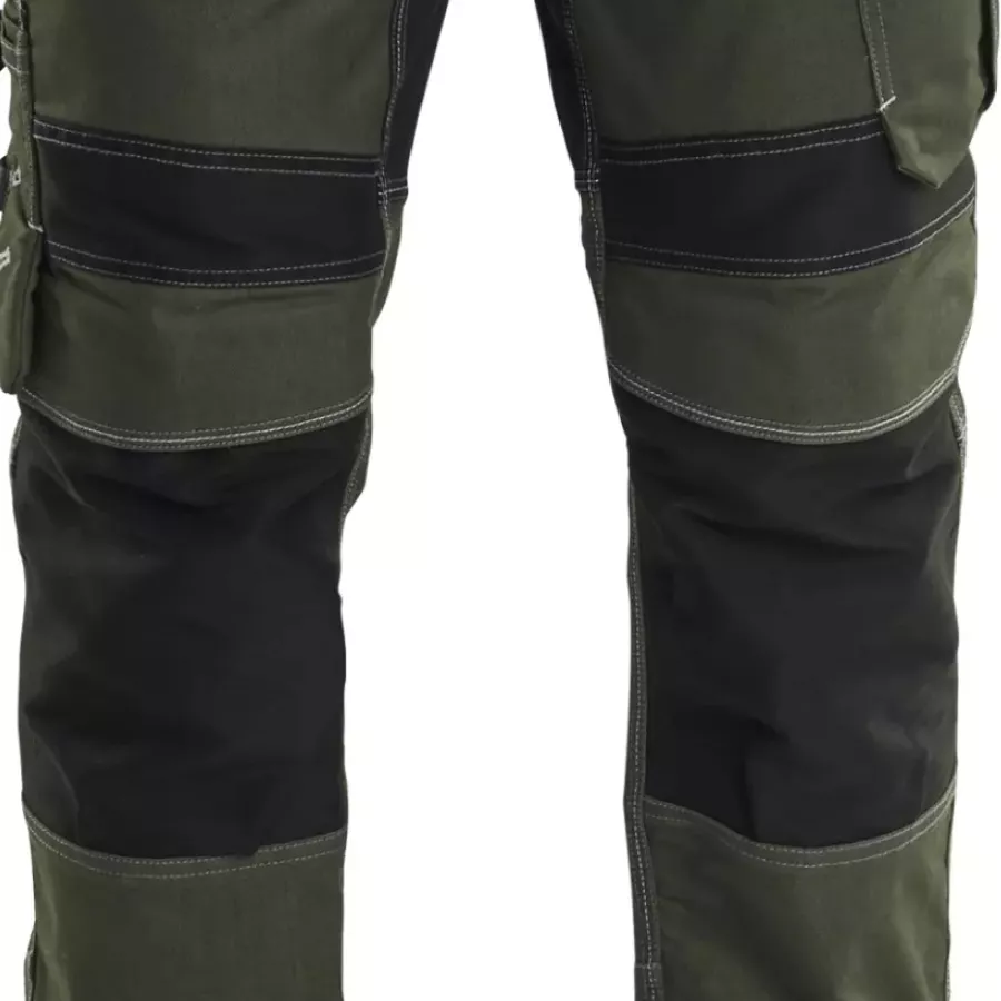 **Top-Loading Knee Pad Pockets** let you slide in protective pads quickly for comfortable protection on every task.