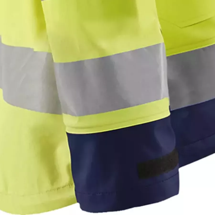**Adjustable Velcro Cuffs** ensure a secure, customizable fit that helps keep out rain and wind.