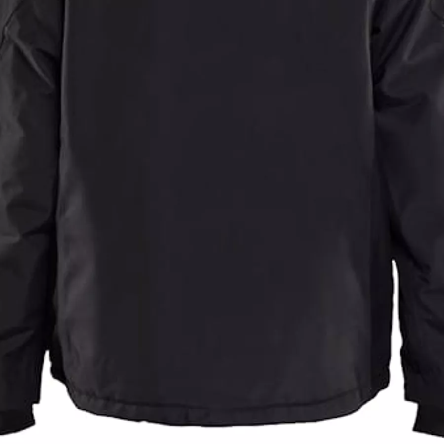 **Extended Back** provides extra coverage and warmth when you bend or move.