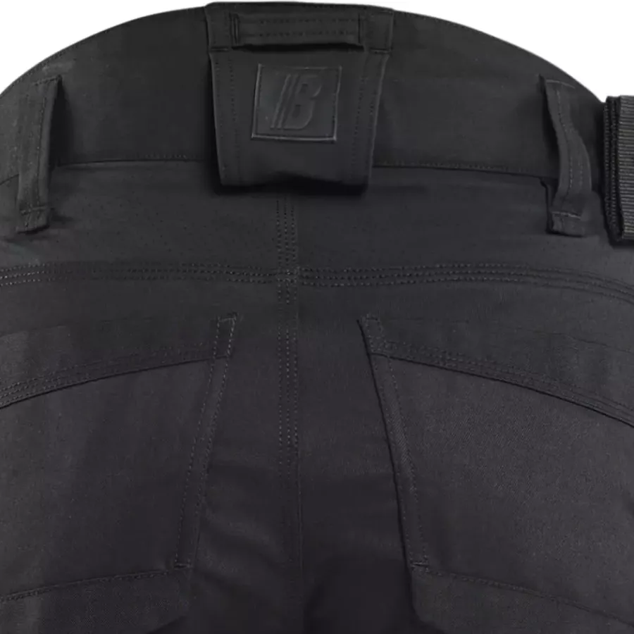 **Raised Waist at Back** gives you a secure, comfortable fit that stays in place as you move.