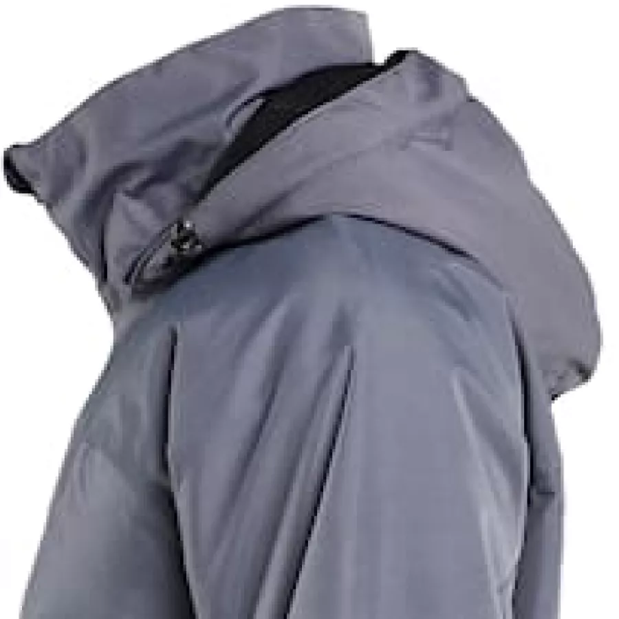 **Detachable Hood** offers flexible protection that adapts to shifting weather.