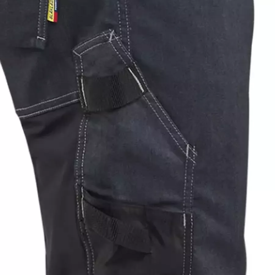 **Knife Holder** keeps your tools secure and within easy reach for faster, safer work.