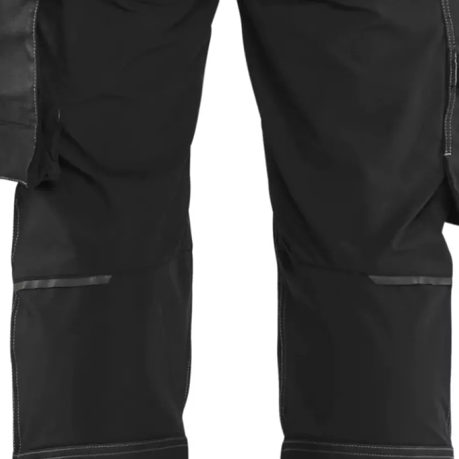**Stretch Inserts** move with your body to ensure unrestricted comfort during every task.