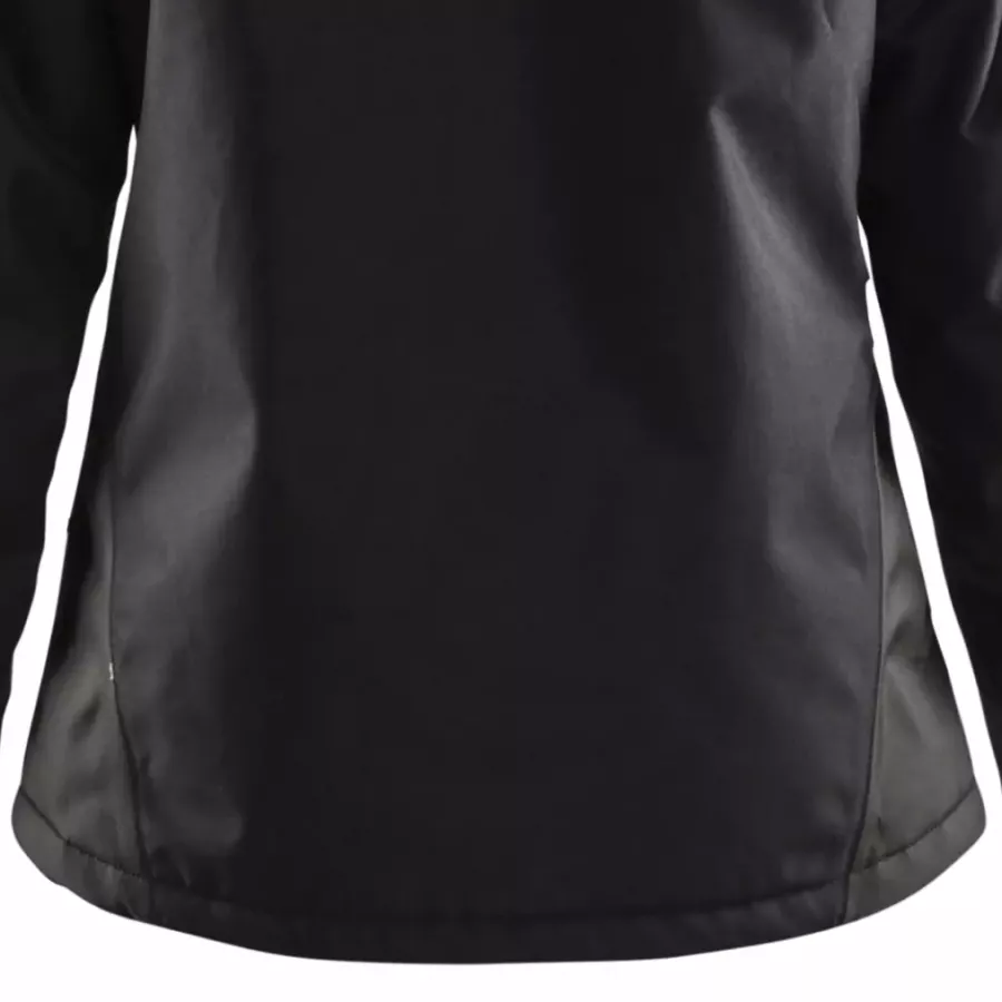 **Extended Back** adds extra warmth and coverage to keep you comfortable on cold days.