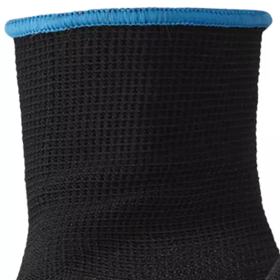 **Knitted Cuff** wraps your wrist in a secure, stay-put fit that keeps the glove comfortably in place.