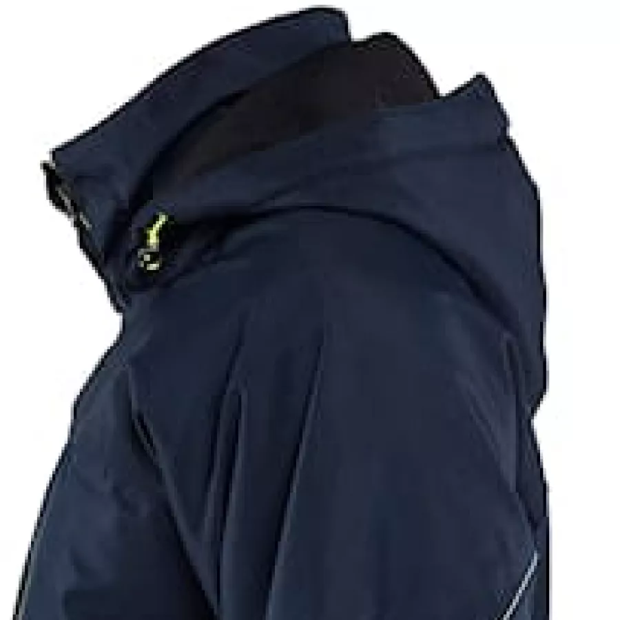 **Detachable Hood** offers flexible protection that adapts to shifting weather.
