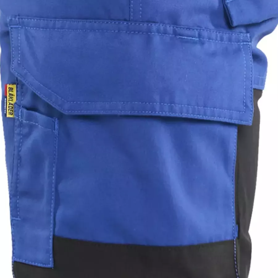 **Reinforced Tool Pockets** keep your essentials secure and ready for quick access.