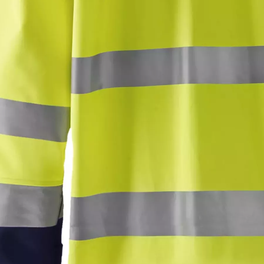 **Wide Reflective Tape** enhances visibility in low-light and high-risk environments.