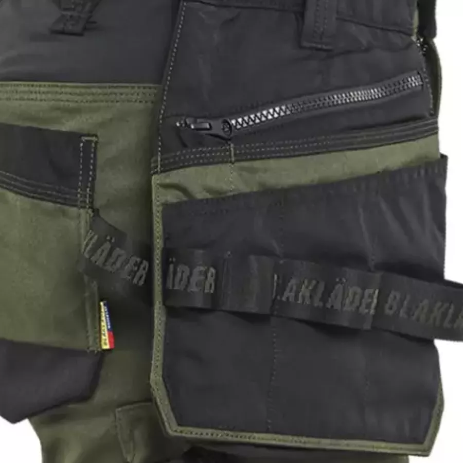 **Detachable Tool Pockets** let you carry what you need and lighten your load in seconds.