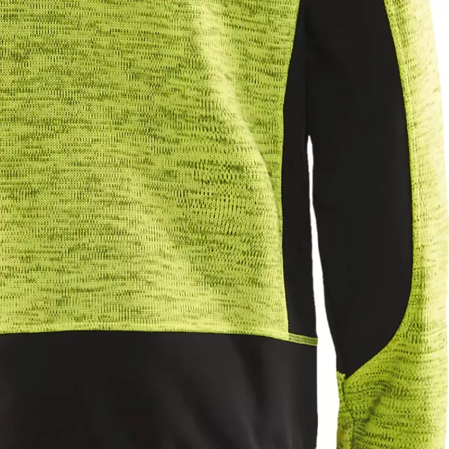 **Softshell Reinforcements** add durable support so you can work freely