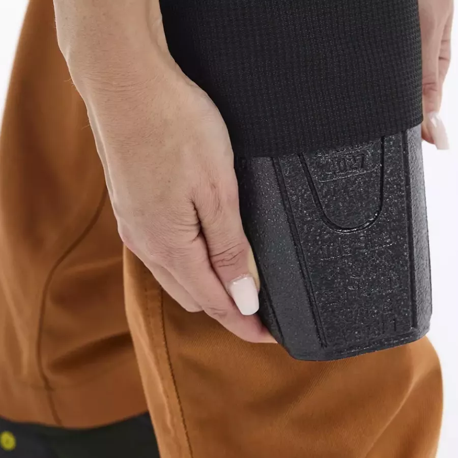 **CORDURA®-Reinforced Knee Pad Pockets** provide lasting comfort and confidence whenever you kneel.