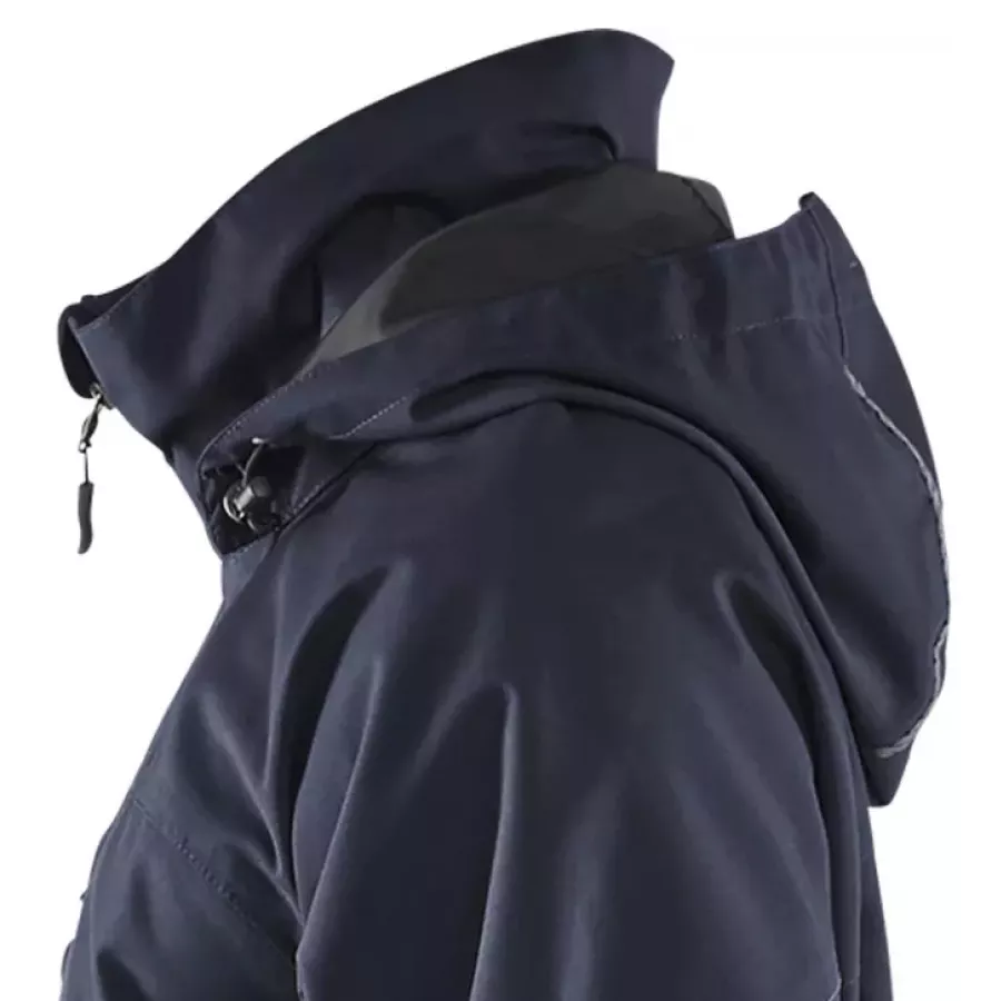 **Detachable Hood** gives you flexible coverage that adapts effortlessly to your changing needs.