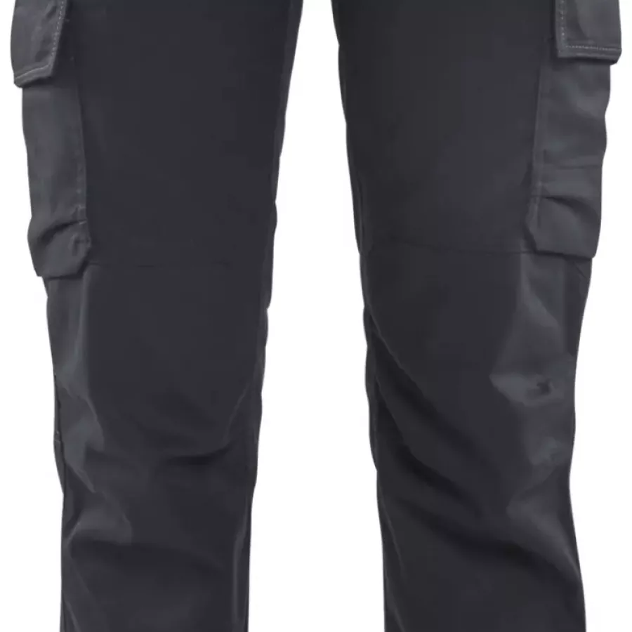 Vorgeformte Knie bieten natürliche Flexibilität und Schutz beim Knien oder Bücken.