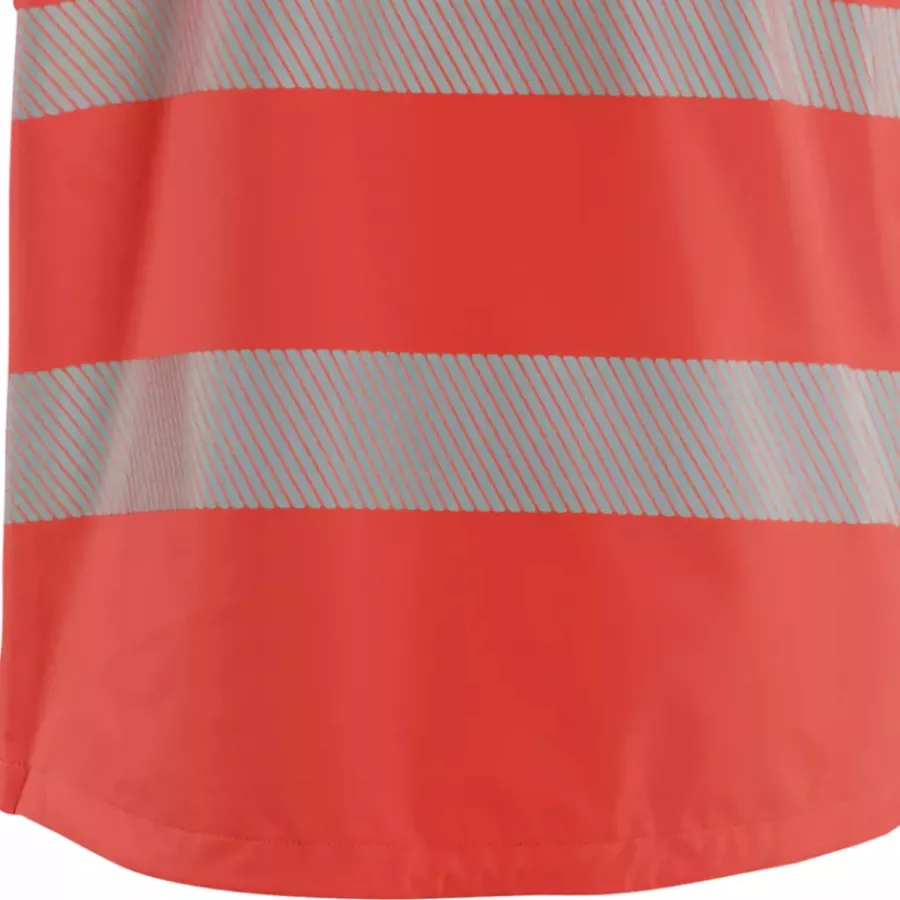 **Extended Back** provides extra coverage to keep your lower back warm during active work.