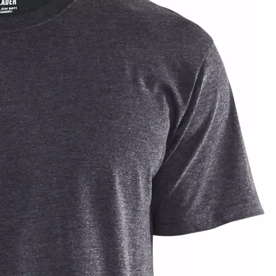 **Short Sleeve** offers easy-moving freedom and a cool, lightweight feel.