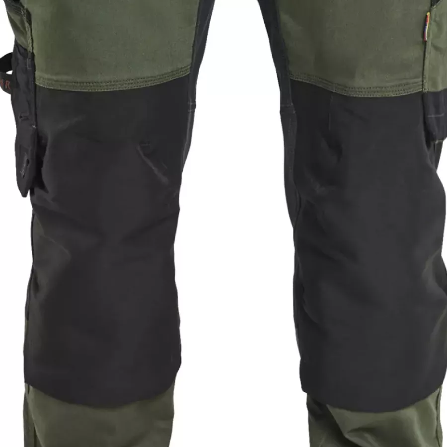 **CORDURA®-Reinforced Knee-Pad Pockets** provide durable, comfortable support whenever you kneel.