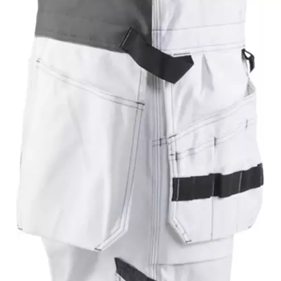 **Tool Pockets** keep your essentials organized and within effortless reach.