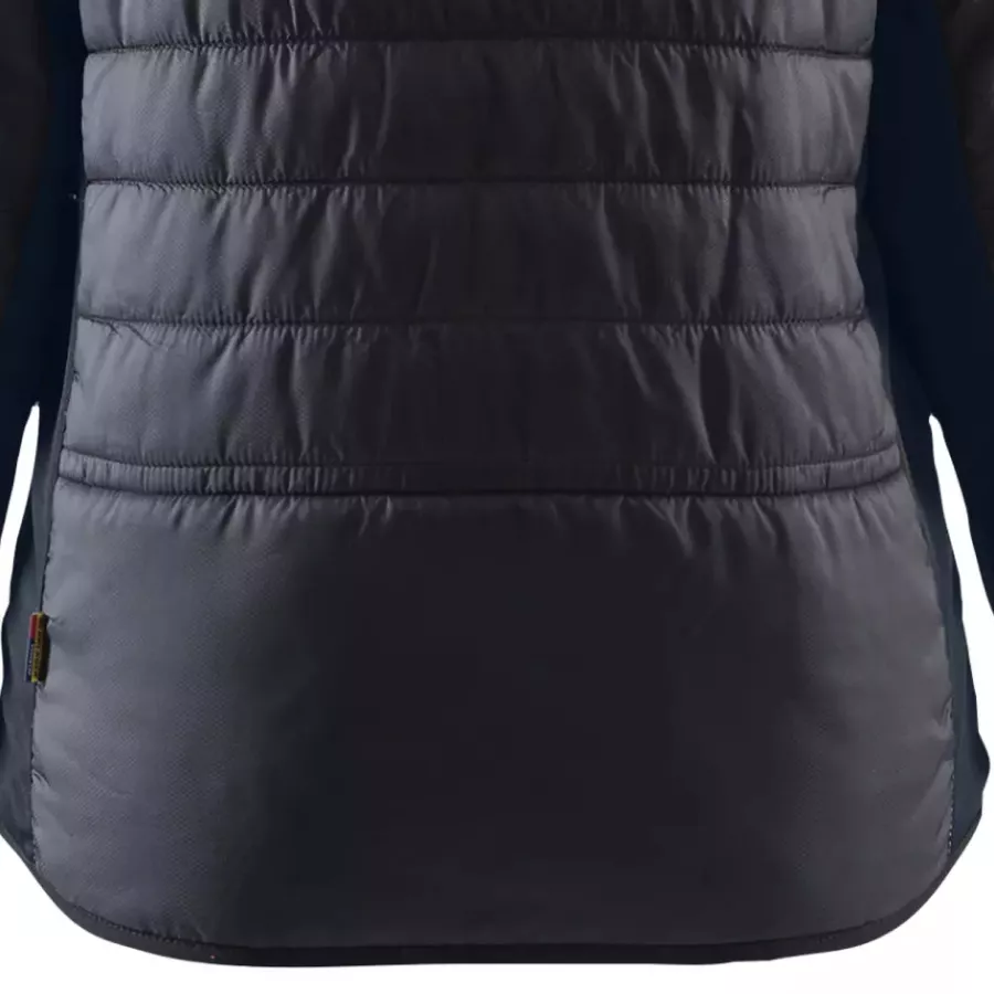 **Extended Back** gives you comfortable, reliable coverage whether you’re reaching, bending, or on the move.