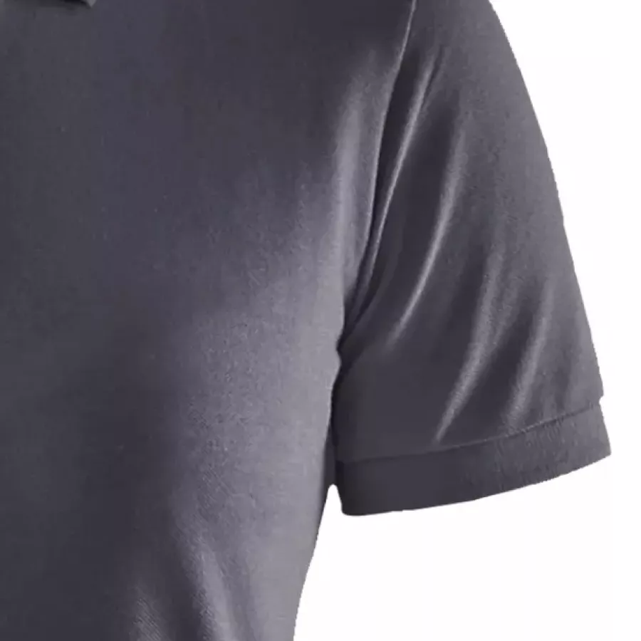 **Kurzarm** bietet Bewegungsfreiheit und atmungsaktiven Komfort den ganzen Tag über.