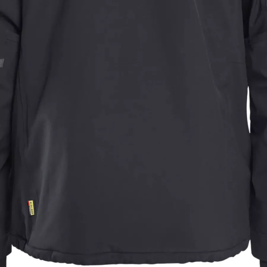 **Extended Back** offers extra coverage and warmth, especially when bending or working outdoors.