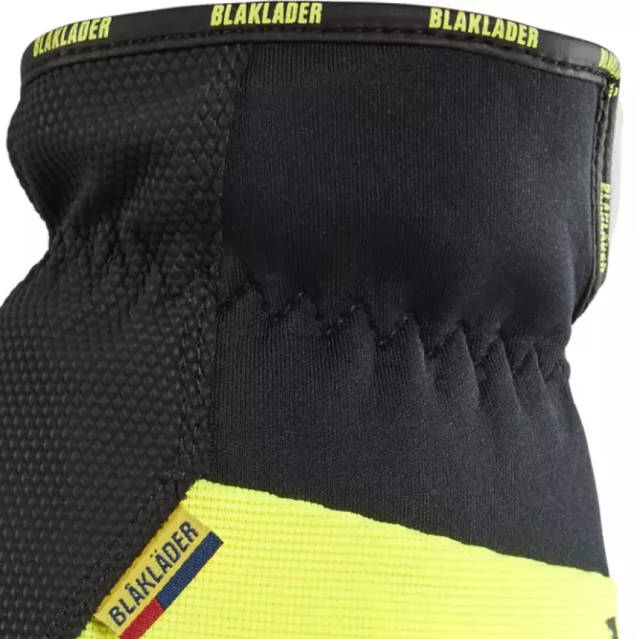 **Elastic Band Around the Wrist** ensures a snug, secure fit that helps keep warmth in and cold air out.