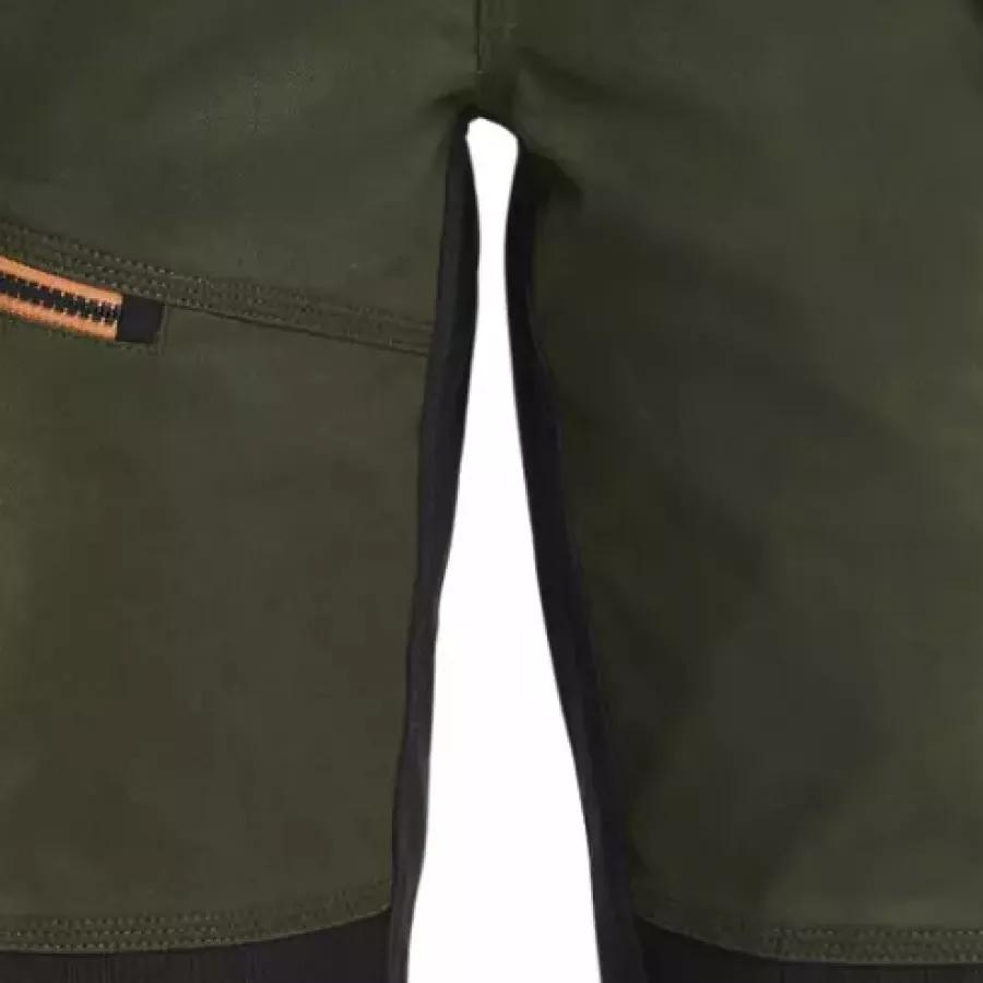 **Stretch Fabric** follows your every motion for effortless mobility throughout the day.