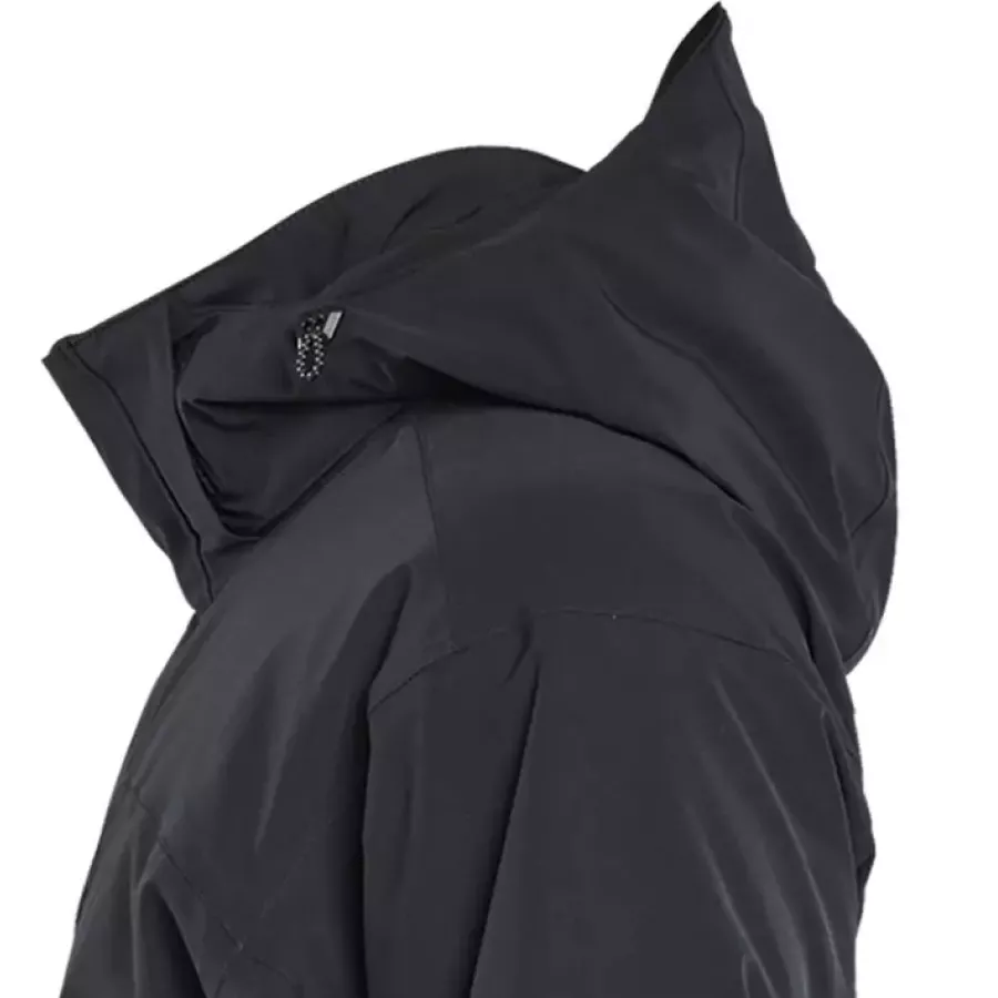 **Detachable Hood** allows flexible weather protection, easily removed or attached depending on conditions.