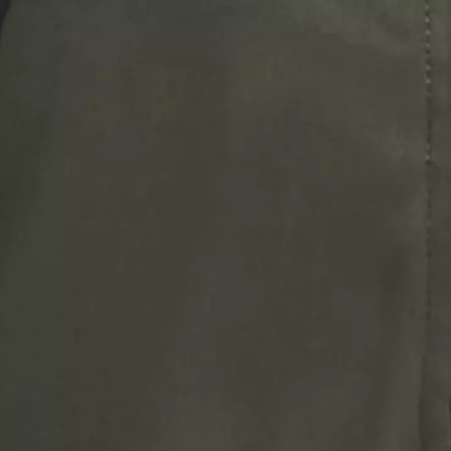 **Durable Fabric** delivers long-lasting performance you can count on in demanding work conditions.
