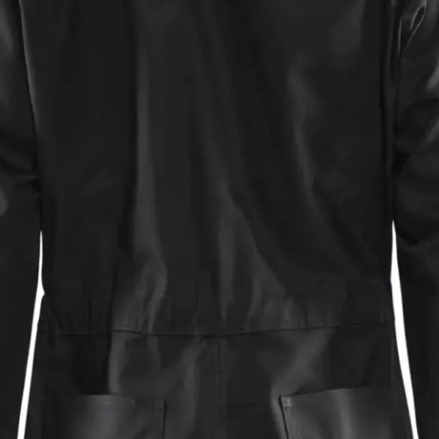 **Elastic Waistline** moves with you for comfortable freedom on every task.