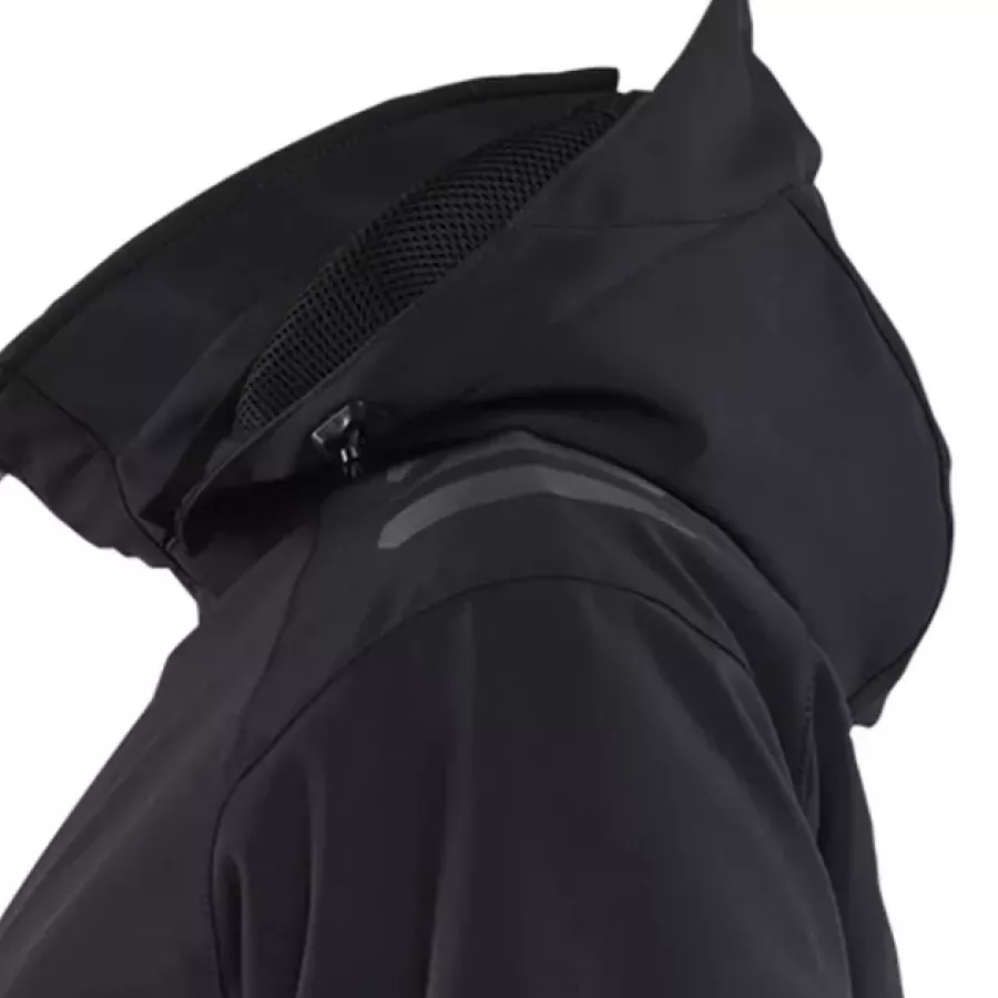 **Detachable Hood** provides adaptable weather protection, easily removed or attached depending on conditions.