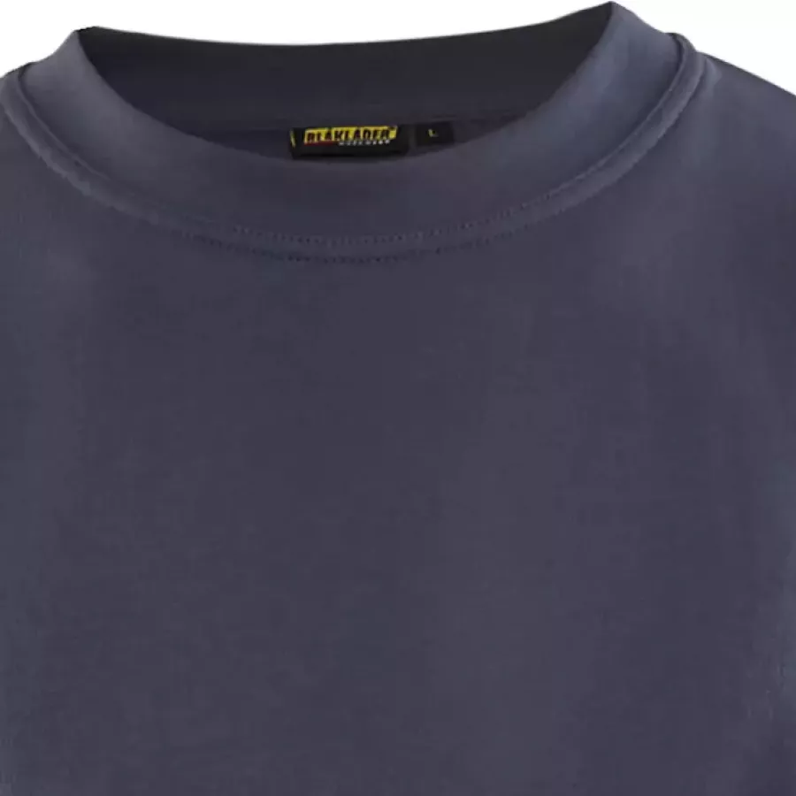**Round Collar** provides a classic, comfortable fit that feels effortless all day.