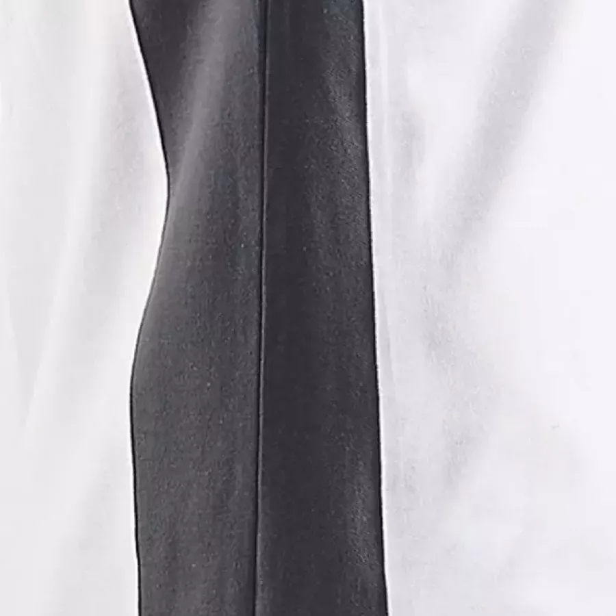 **Side Vents** provide extra freedom of movement and a breathable fit.