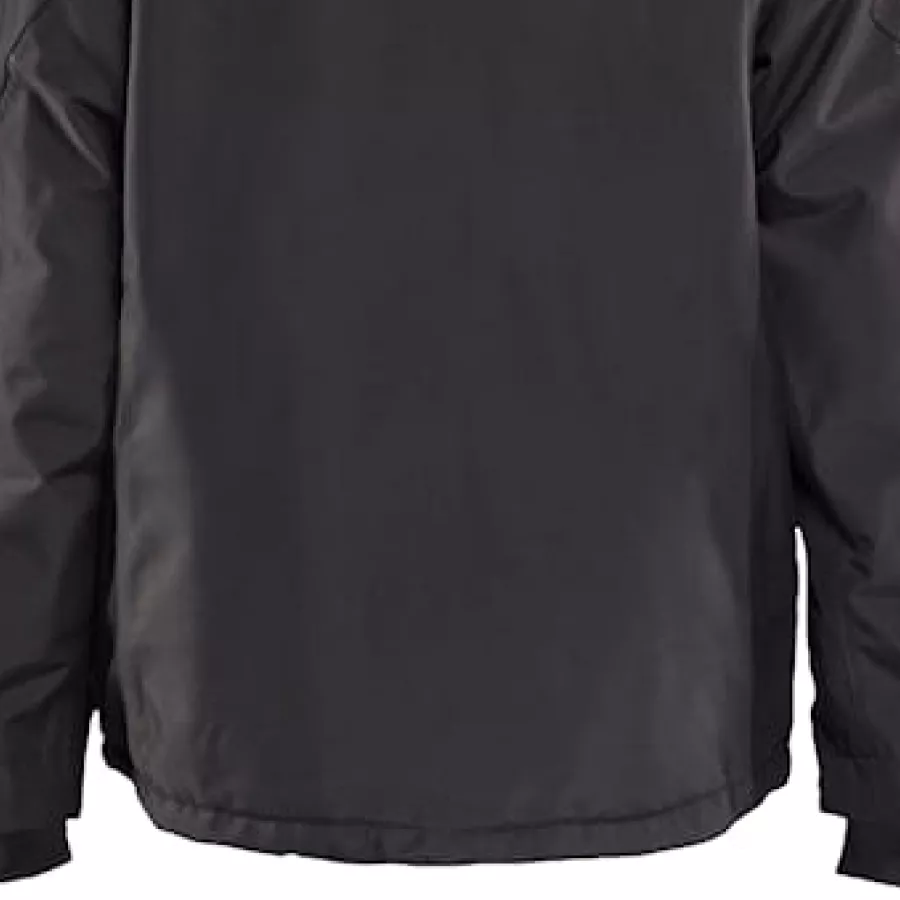 **Extended Back** provides extra coverage and warmth when you bend or move.