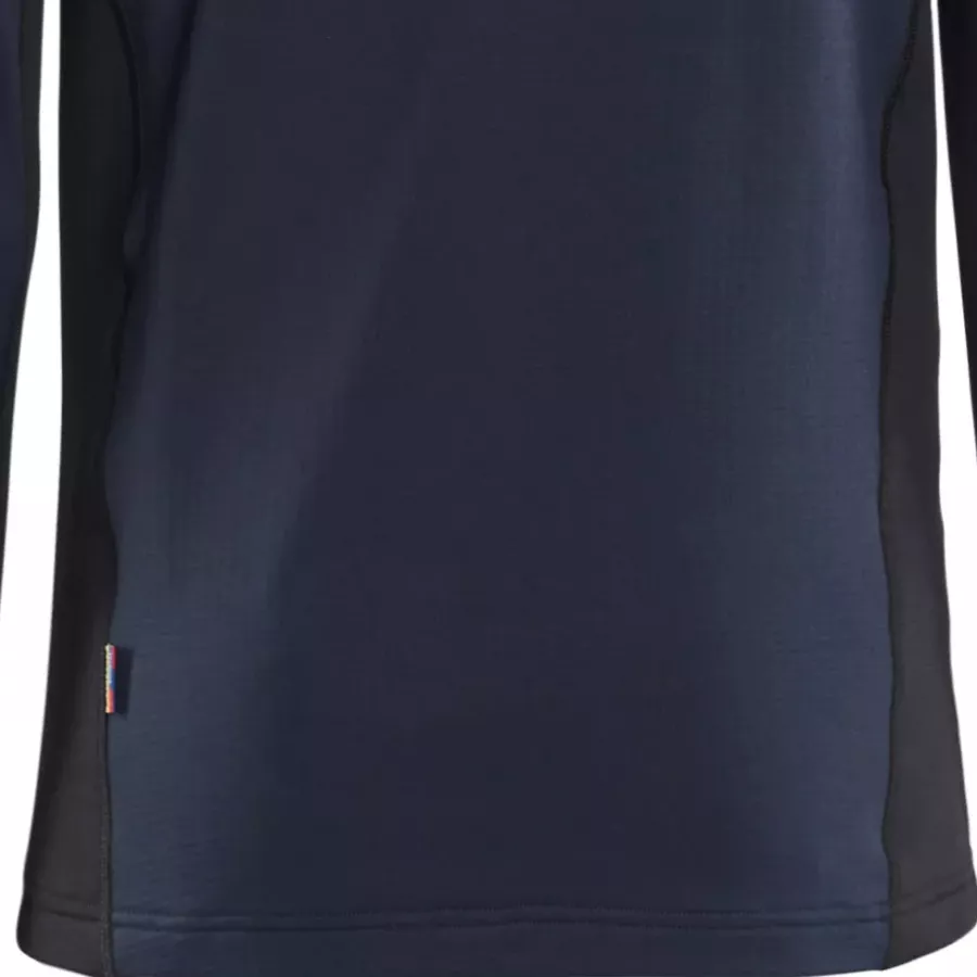 **Extended Back** gives you extra coverage that stays comfortable as you bend and move.