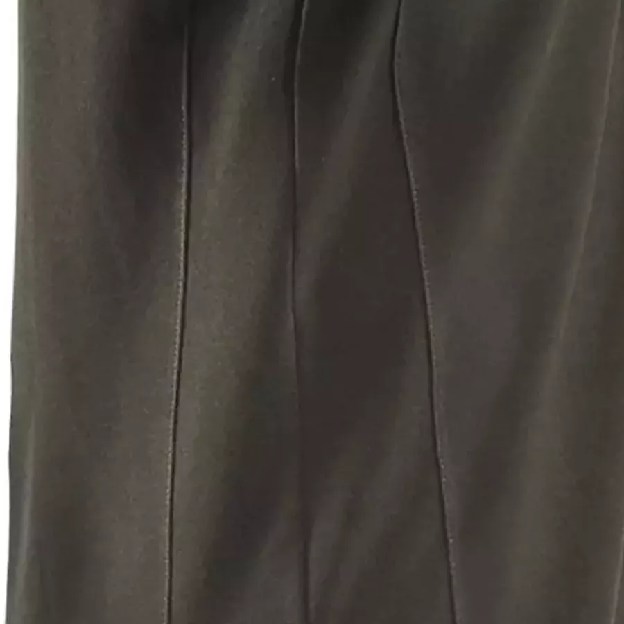 **Side Vent Construction** adds breathable freedom that keeps you comfortable throughout the day.