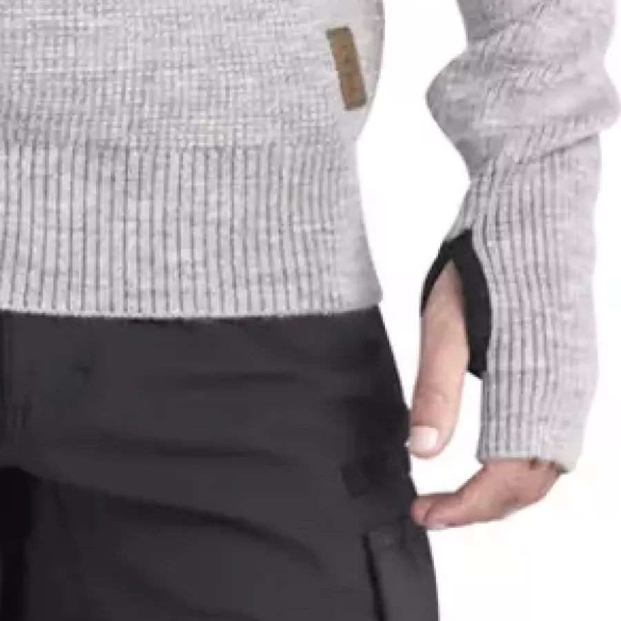 **Sleeve Cuffs with Thumbhole** lock sleeves in place and add extra warmth for your hands during colder days.