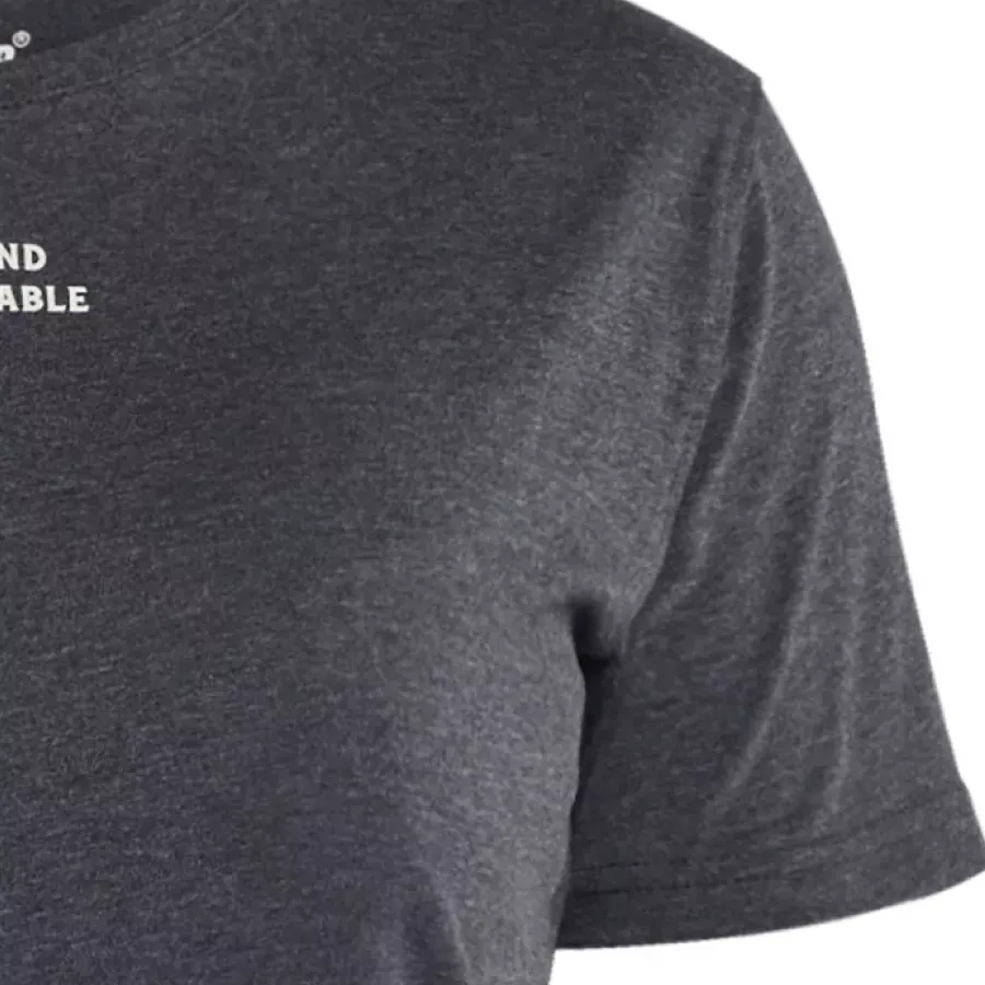 **Korta ärmar** ger dig lättrörlig komfort för varma dagar eller skiktad klädsel.