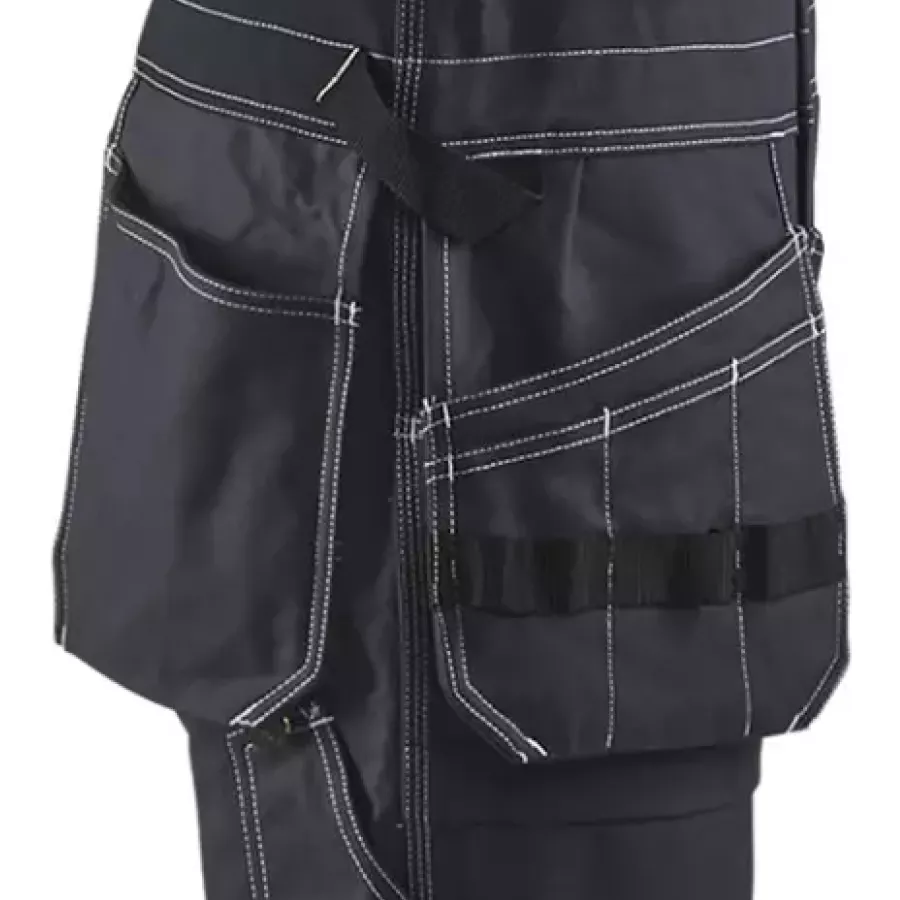 **Tool Pockets** keep your essentials right where you need them so you can work with effortless flow.