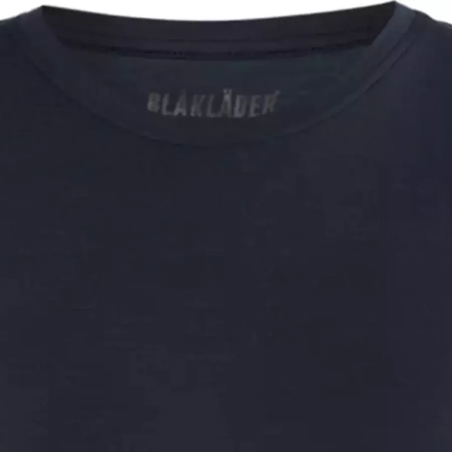 **Round Collar** gives a smooth, comfortable feel that layers effortlessly under your workwear.