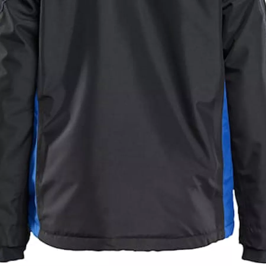 **Extended Back** provides extra coverage and warmth when you bend or move.