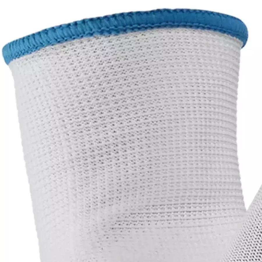 **Knitted Cuff** wraps your wrist in a secure, stay-put fit that keeps the glove comfortably in place.