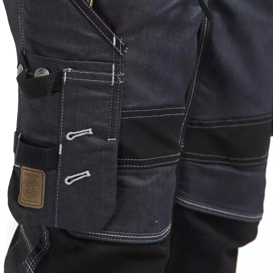 **Knife Holder** provides a secure spot for your blade, so it’s always ready when you need it.