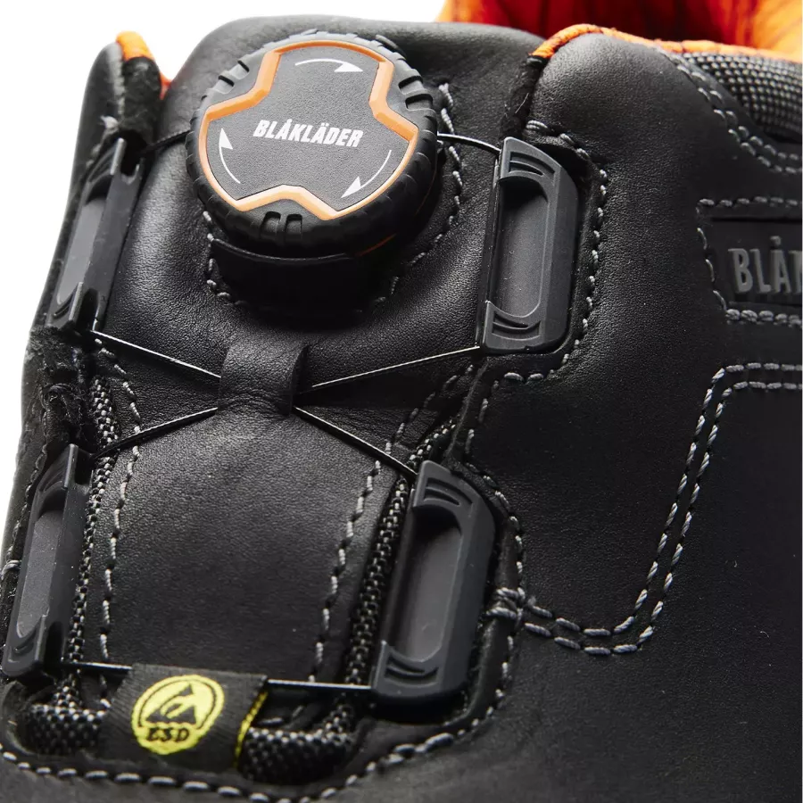 **Free-lock Fastening System** allows quick, secure adjustments so your fit stays perfect without hassle.