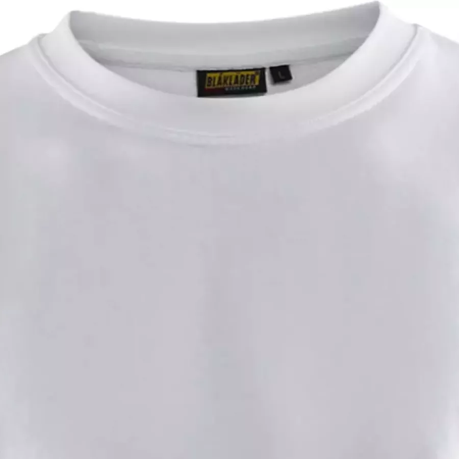 **Round Collar** provides a classic, comfortable fit that feels effortless all day.