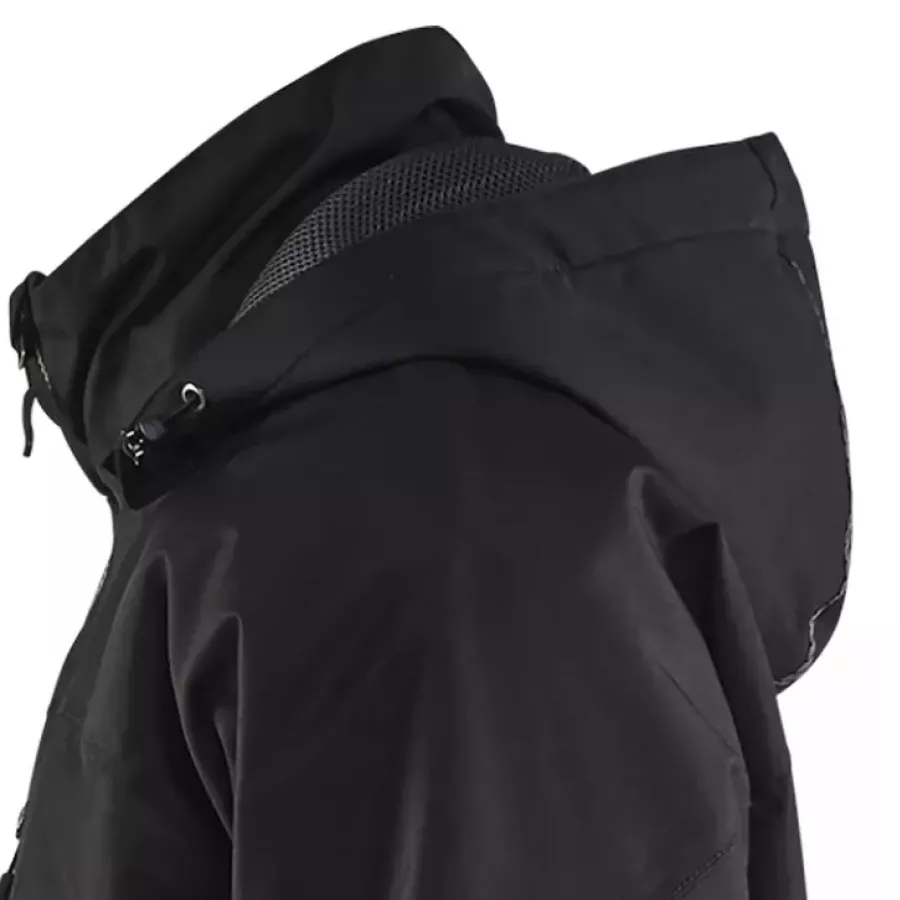**Detachable Hood** gives you flexible coverage that adapts effortlessly to your changing needs.